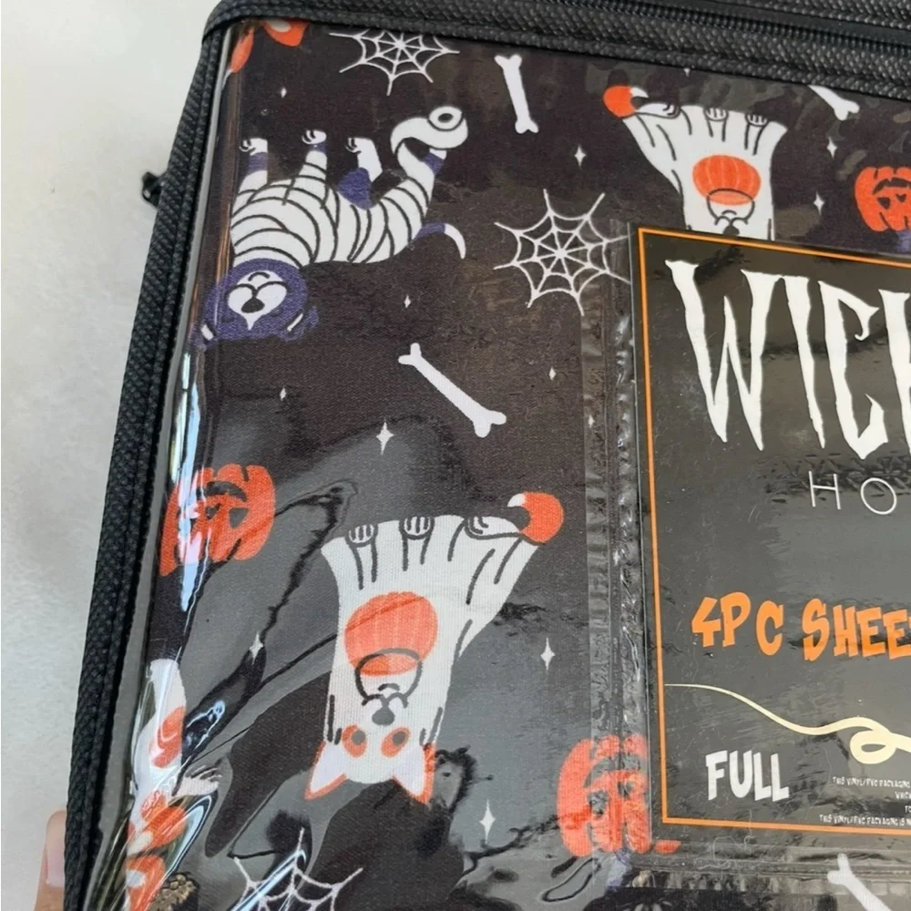 NWT Full size Halloween Sheet Set